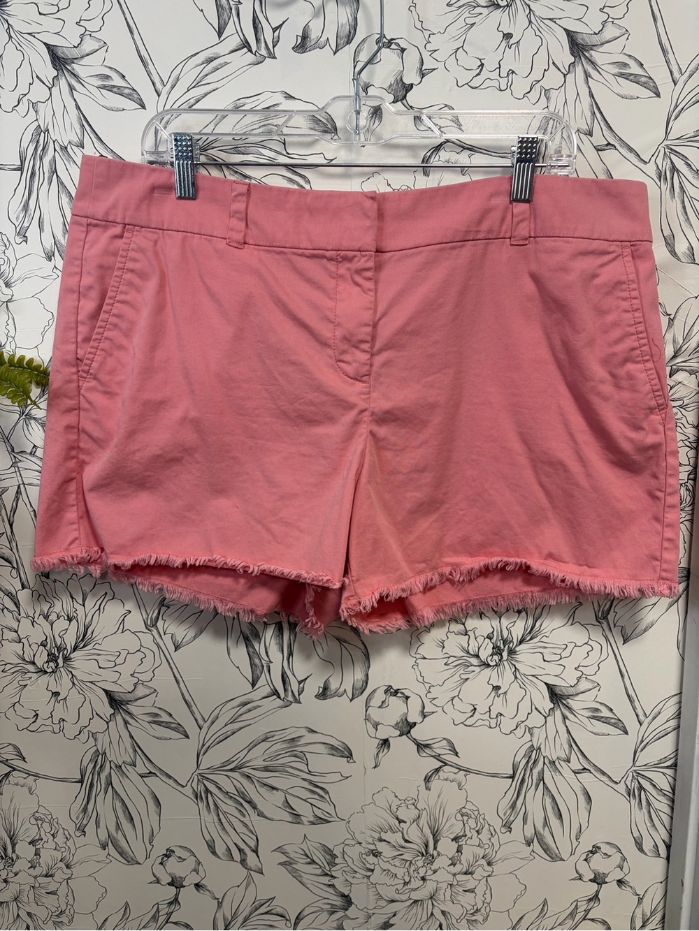 Adorable LOFT pink Frayed-hem Jean Shorts